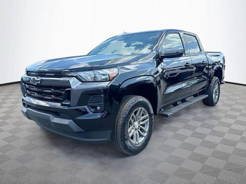 Black 2024 Chevrolet Colorado LT