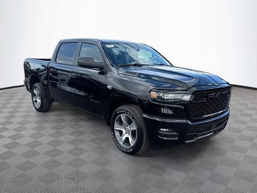 Diamond Black Crystal Pearlcoat 2026 RAM 1500 Express