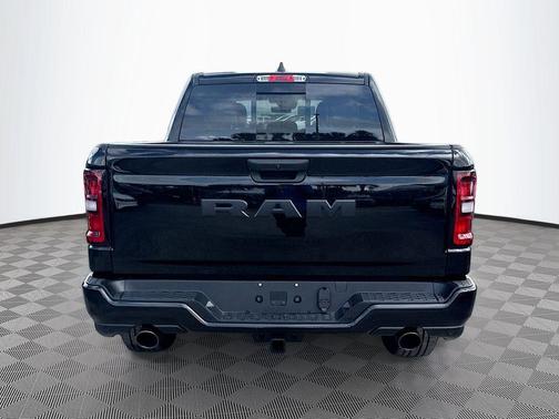 Diamond Black Crystal Pearlcoat 2026 RAM 1500 Express