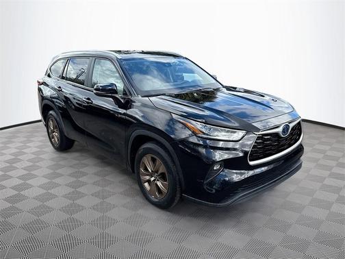 2023 Toyota Highlander Hybrid XLE