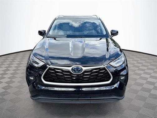 2023 Toyota Highlander Hybrid XLE