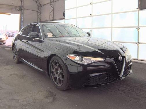 2017 Alfa Romeo Giulia Base