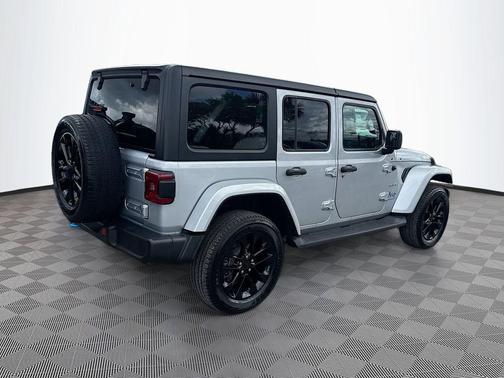 Silver Zynith Clearcoat 2023 Jeep Wrangler 4xe Sahara