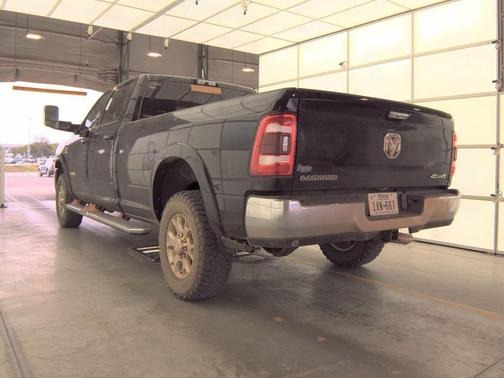 Diamond Black Crystal Pearlcoat 2021 RAM 3500 Laramie Crew Cab 4x4 8' Box