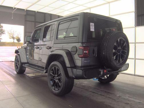 Granite Crystal Metallic Clearcoat 2023 Jeep Wrangler 4xe Sahara