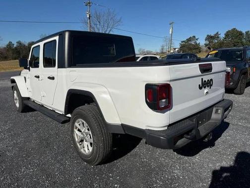 2023 Jeep Gladiator Sport S