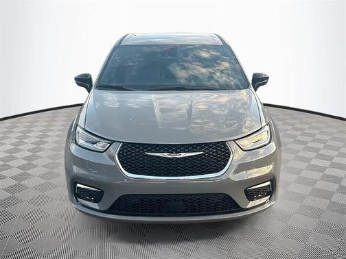 2025 Chrysler Pacifica L