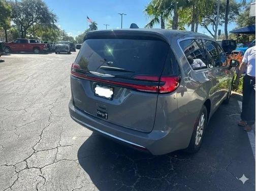 2025 Chrysler Pacifica L