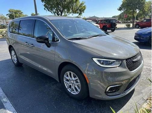 2025 Chrysler Pacifica L