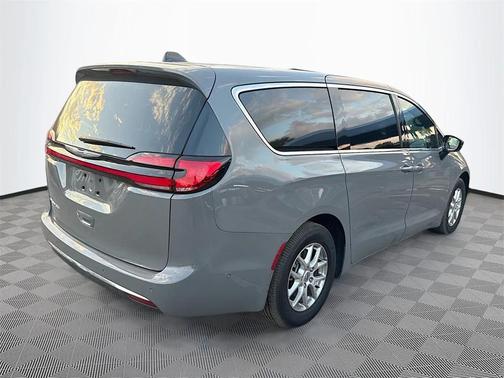 2025 Chrysler Pacifica L