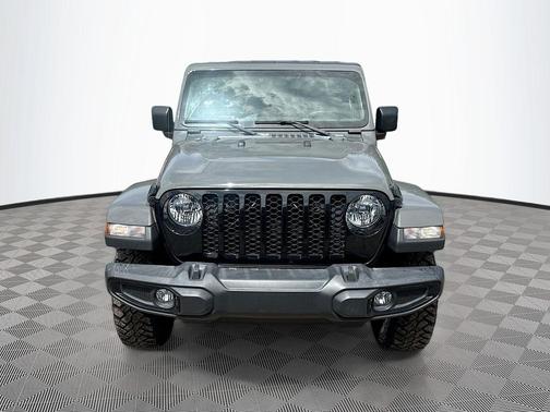 Sting-Gray Clearcoat 2022 Jeep Gladiator Willys 4x4