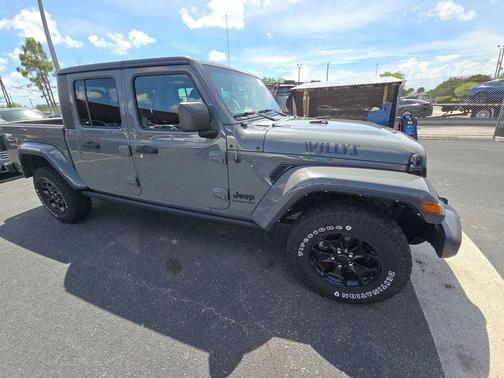 Sting-Gray Clearcoat 2022 Jeep Gladiator Willys 4x4