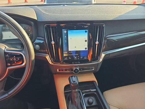 2018 Volvo S90 T5 Momentum