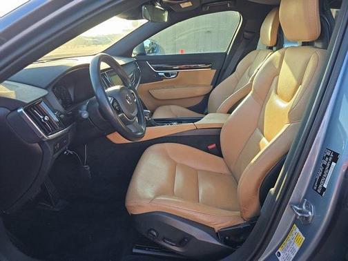 2018 Volvo S90 T5 Momentum