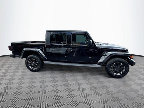 Black Clearcoat 2023 Jeep Gladiator Overland
