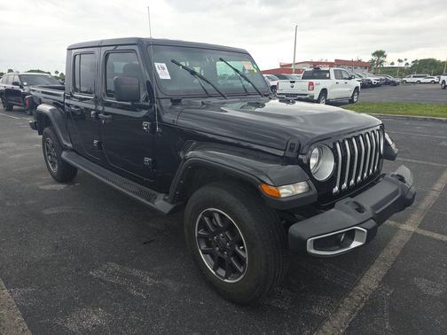 Black Clearcoat 2023 Jeep Gladiator Overland