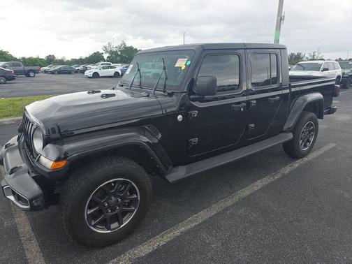 Black Clearcoat 2023 Jeep Gladiator Overland