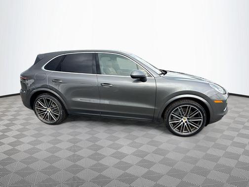 Grey 2019 Porsche Cayenne S
