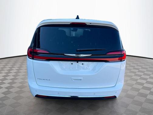 Bright White Clearcoat 2026 Chrysler Pacifica L