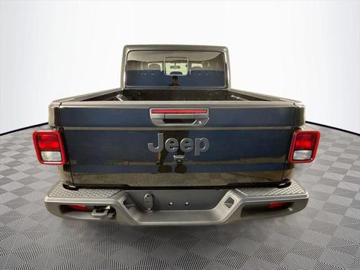 2025 Jeep Gladiator Nighthawk