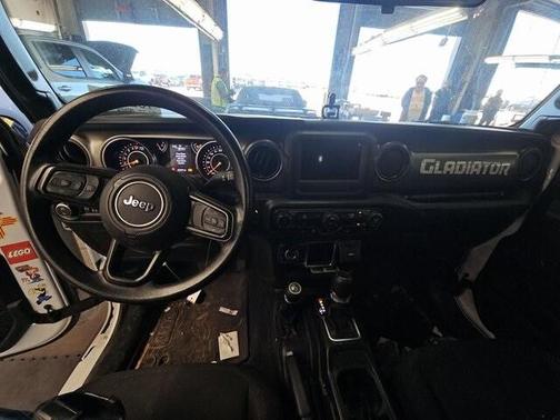 2022 Jeep Gladiator Sport