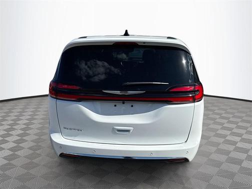 2026 Chrysler Pacifica L