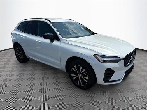 2024 Volvo XC60 Recharge Plug-In Hybrid T8 Core Dark Theme