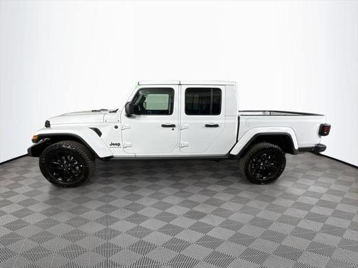 2025 Jeep Gladiator Nighthawk