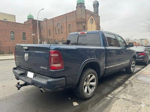 Patriot Blue Pearlcoat 2022 RAM 1500 Limited