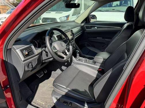 2021 Volkswagen Atlas 3.6L SE w/Technology