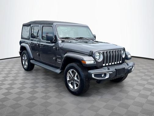 Granite Crystal Metallic Clearcoat 2022 Jeep Wrangler Unlimited Sahara