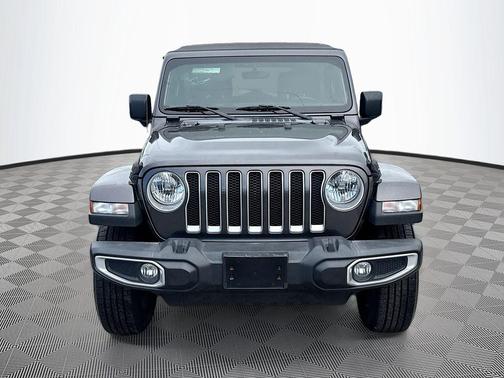 Granite Crystal Metallic Clearcoat 2022 Jeep Wrangler Unlimited Sahara
