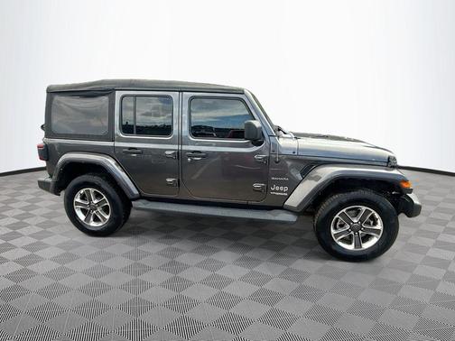 Granite Crystal Metallic Clearcoat 2022 Jeep Wrangler Unlimited Sahara