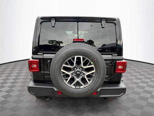 2025 Jeep Wrangler 4-Door Sahara 4x4