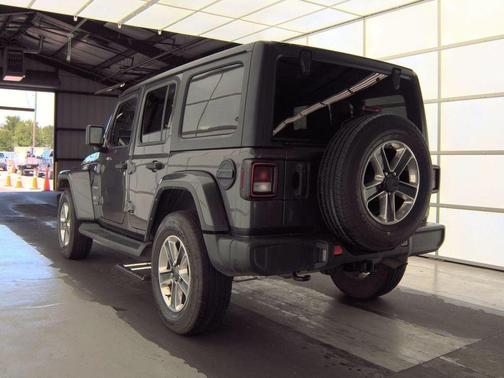 Granite Crystal Metallic Clearcoat 2023 Jeep Wrangler 4-Door Sahara 4x4