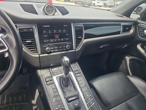 2017 Porsche Macan Base