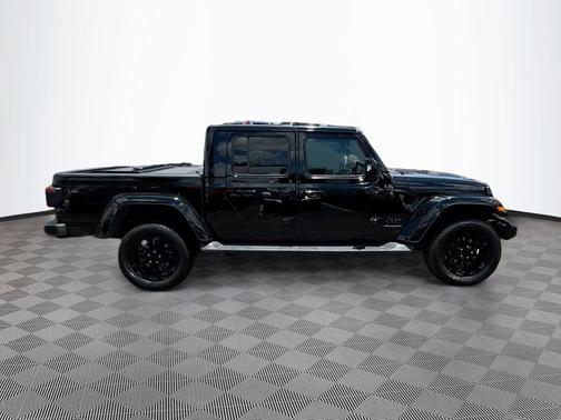 Black Clearcoat 2023 Jeep Gladiator High Altitude 4x4