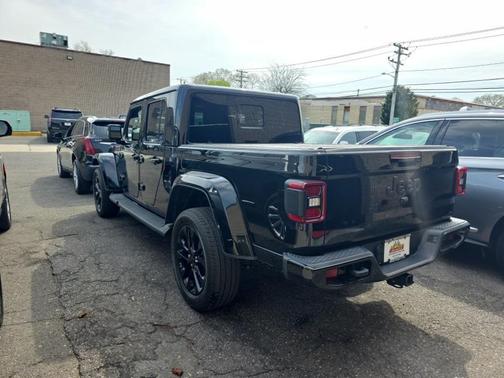 Black Clearcoat 2023 Jeep Gladiator High Altitude 4x4