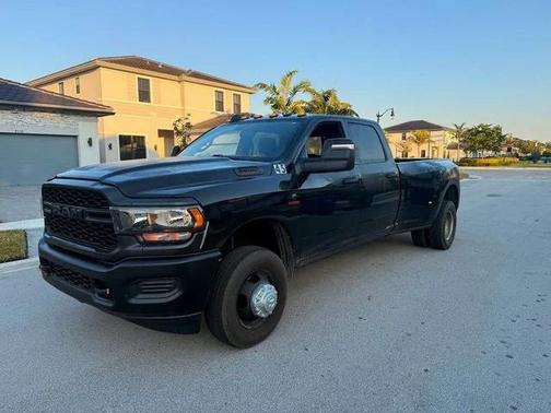 2024 RAM 3500 Tradesman Crew Cab 4x4 8' Box