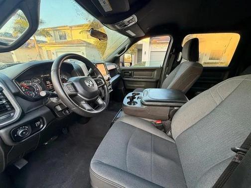 2024 RAM 3500 Tradesman Crew Cab 4x4 8' Box