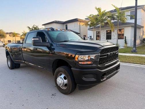 2024 RAM 3500 Tradesman Crew Cab 4x4 8' Box