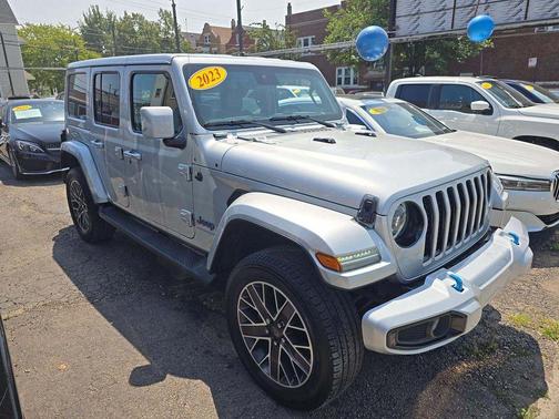 Silver Zynith Clearcoat 2023 Jeep Wrangler 4xe Sahara High Altitude