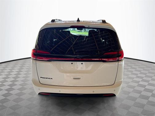 2025 Chrysler Pacifica L