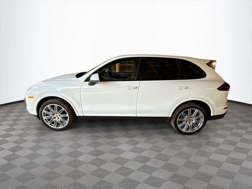 2017 Porsche Cayenne Platinum Edition