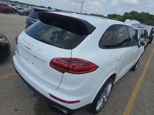 2017 Porsche Cayenne Platinum Edition