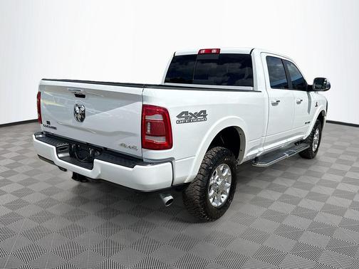 Bright White Clearcoat 2022 RAM 2500 Laramie Crew Cab 4x4 6'4' Box
