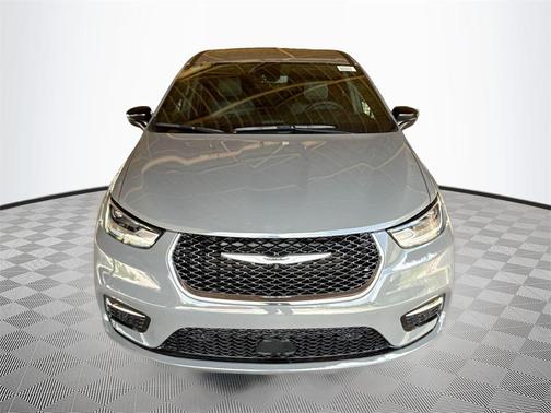 2025 Chrysler Pacifica L