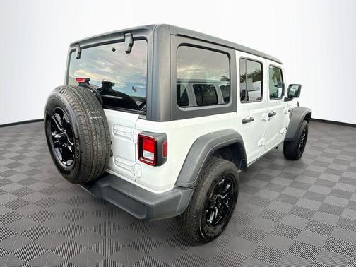 Bright White Clearcoat 2022 Jeep Wrangler Unlimited Sport