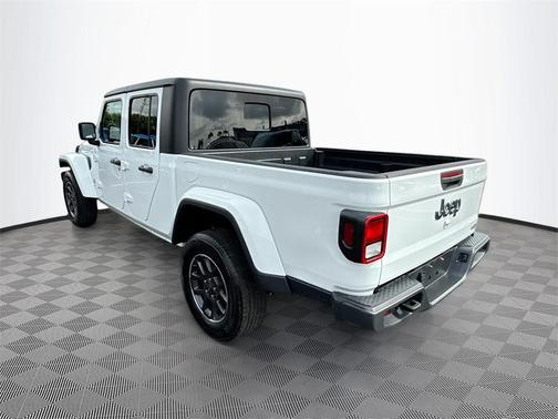 2023 Jeep Gladiator Overland