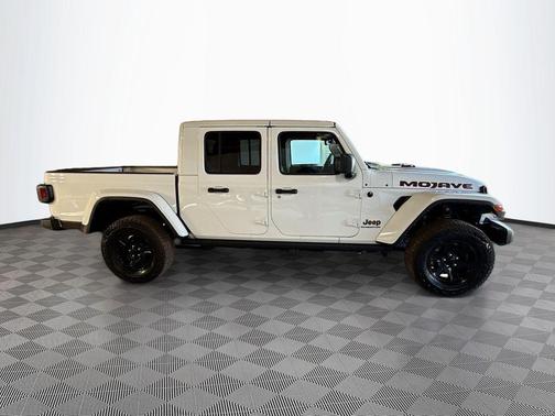 Bright White Clearcoat 2022 Jeep Gladiator Mojave 4x4